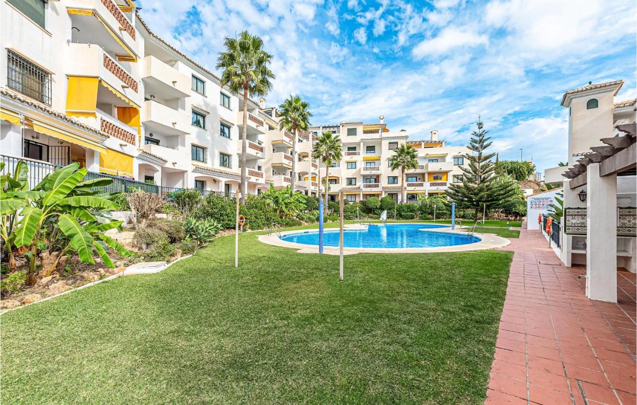 2 Bedroom Stunning In Appartement Benalmádena