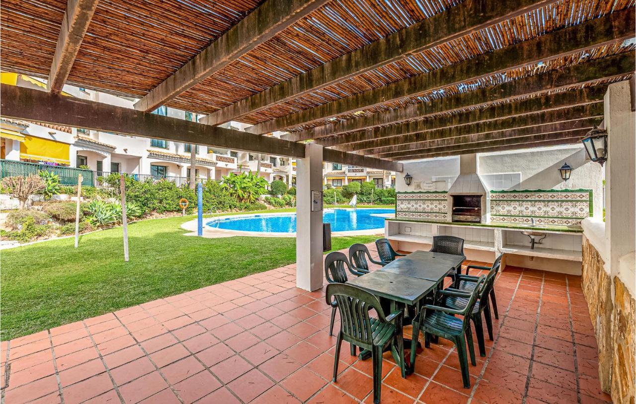 2 Bedroom Stunning In Appartement Benalmádena